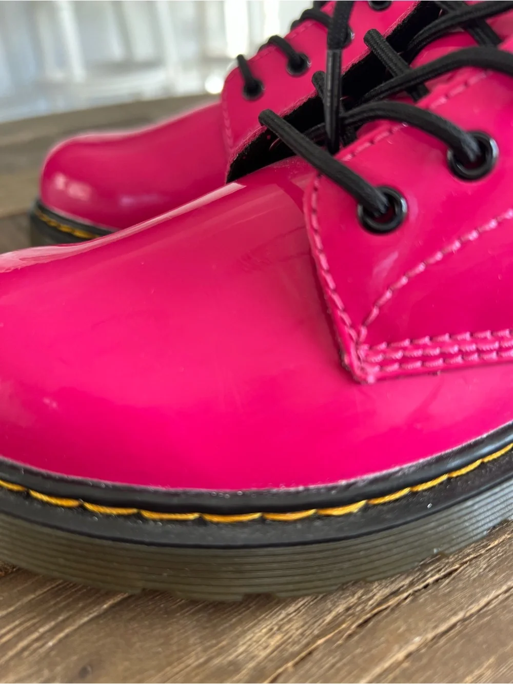 NWOT Dr. Martens 1460 J Girls Hot Pink Patent Lace-Up Boots Shoes Sz 4